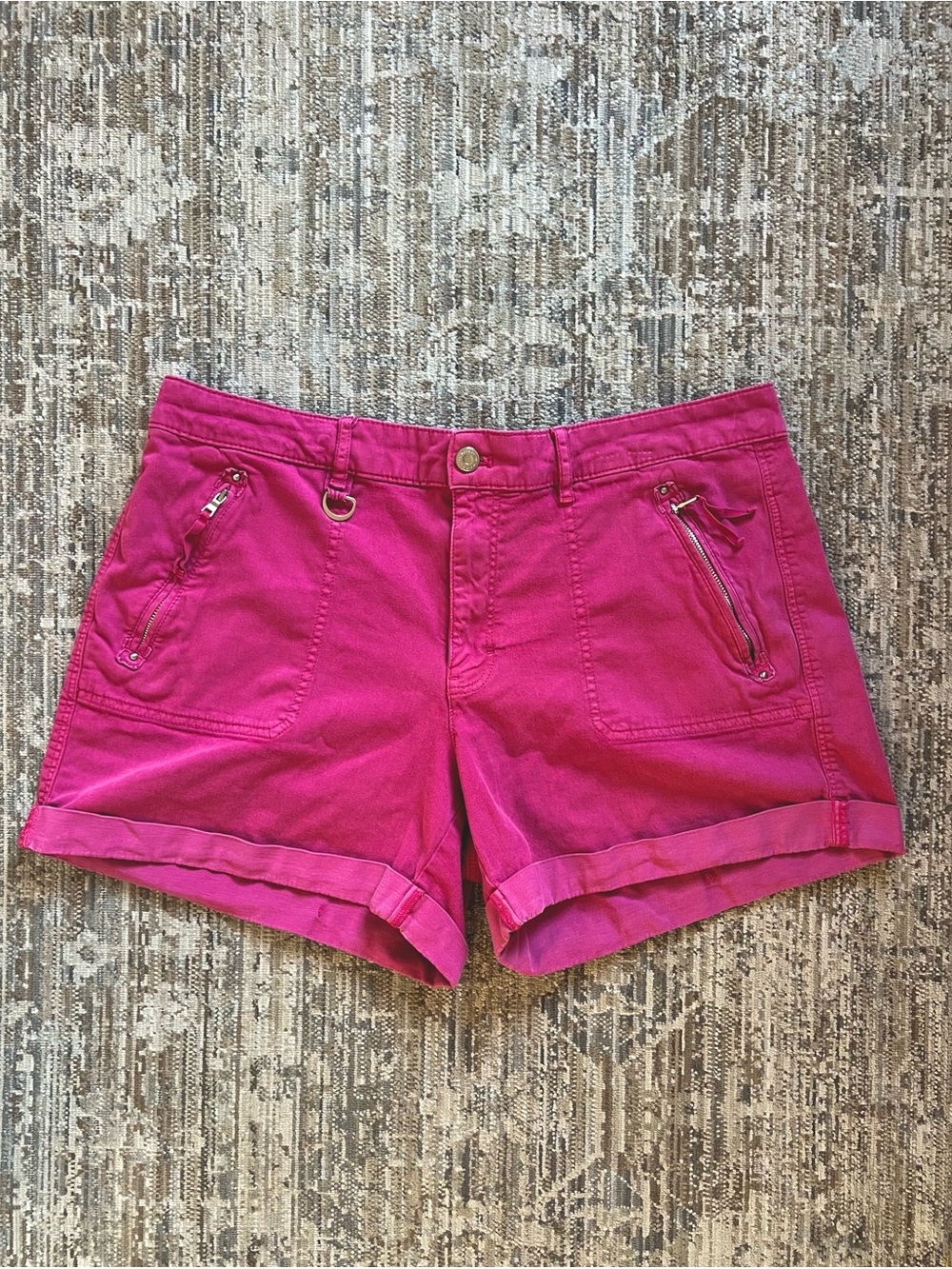White House Black Market Women's Fuchsia Casual Cuffed Shorts